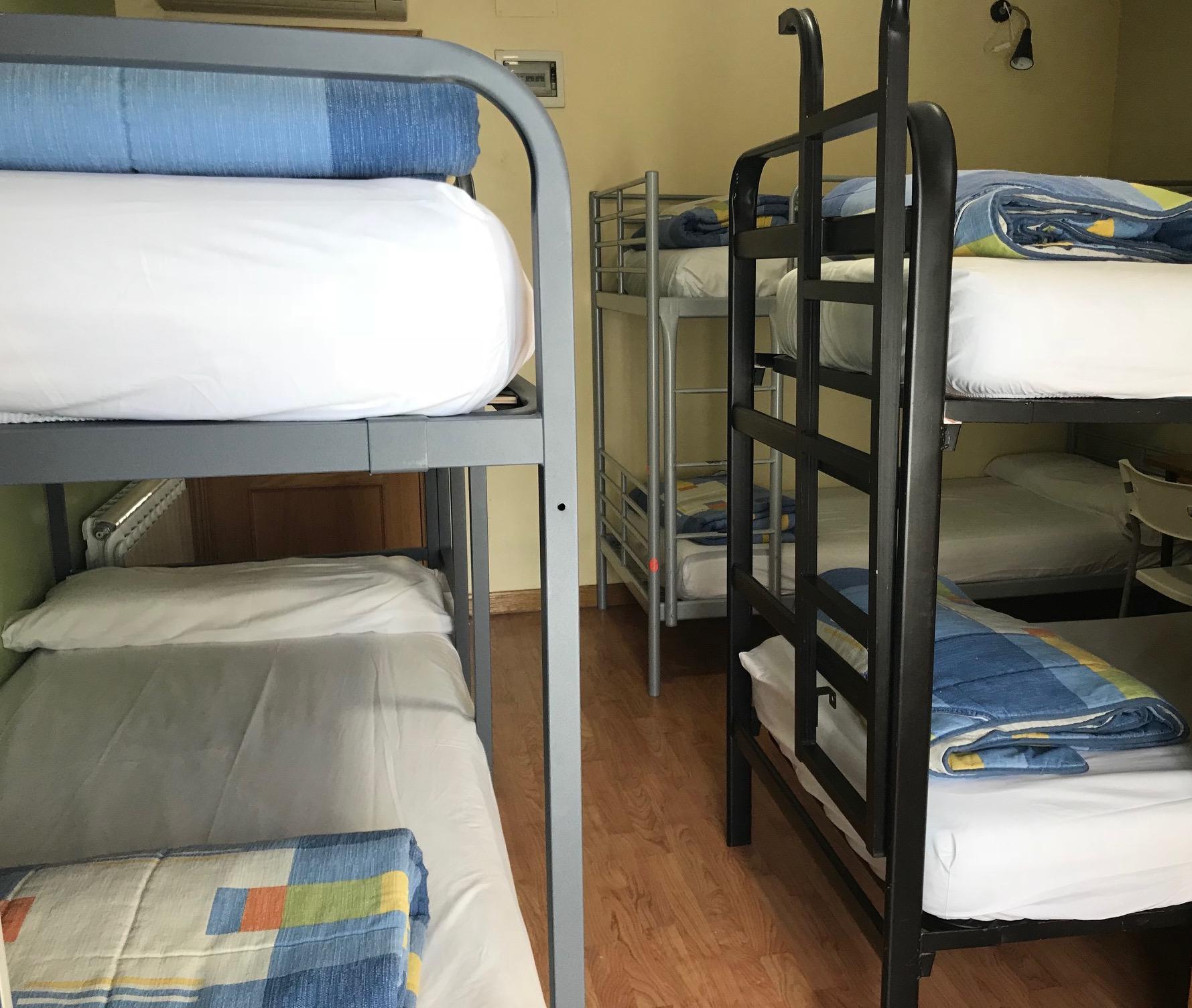 Rc Miguel Angel Hostel Madrid Exterior photo Hostel beds